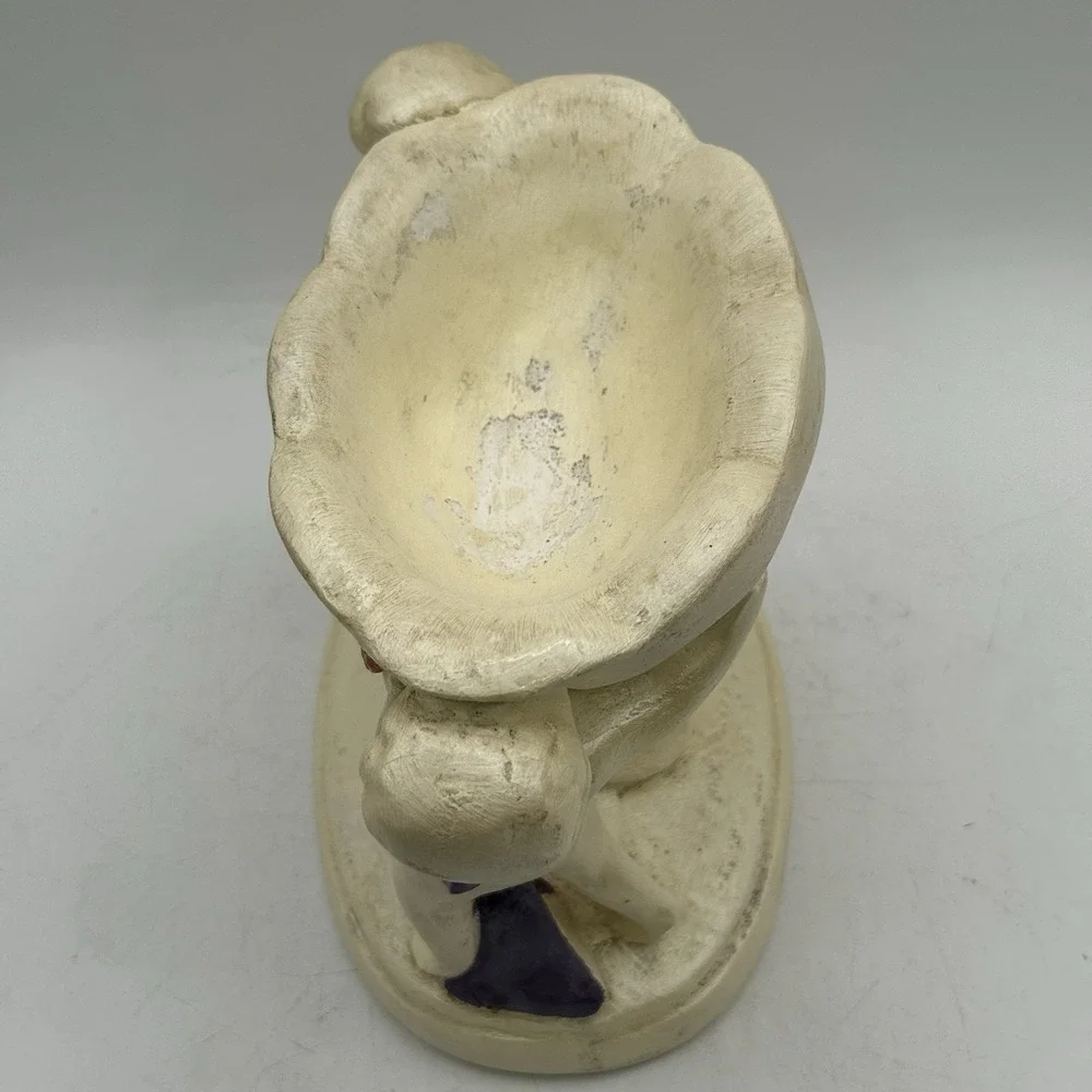 The Unbranded Brand vintage plaster